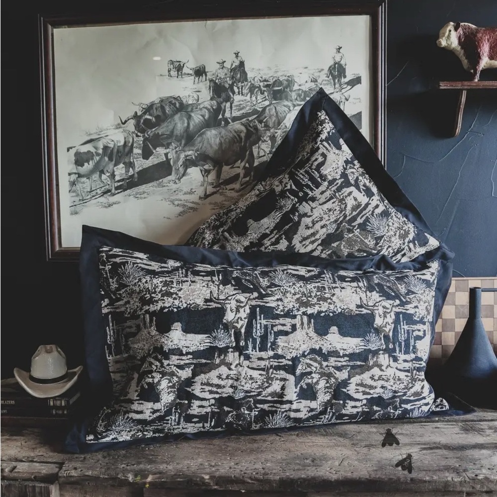 Western Black and White Pillowcase Set